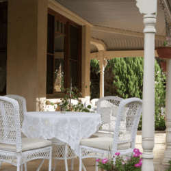 the-willows-at-kurrajong-nsw-cottage-travellarks-getaways