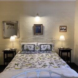 battunga-cottages-galah-clare-valley-bedroom-travellarks-getaways