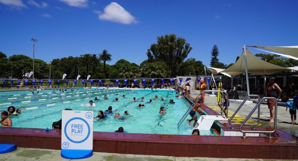 Victoria-Park-Pool-Camperdown-Sydney-NSW - Travellarks Victoria-Park-Pool-Camperdown-Sydney-NSW.jpg