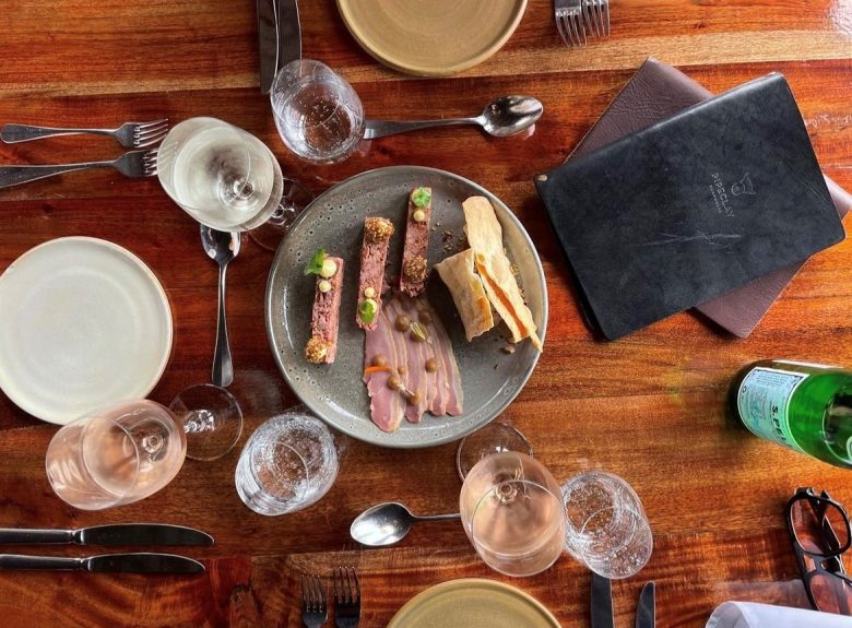 pipeclaypubhousemudgeenswtravellarks  Travellarks Getaways pipeclay pubhouse mudgee nsw travellarks