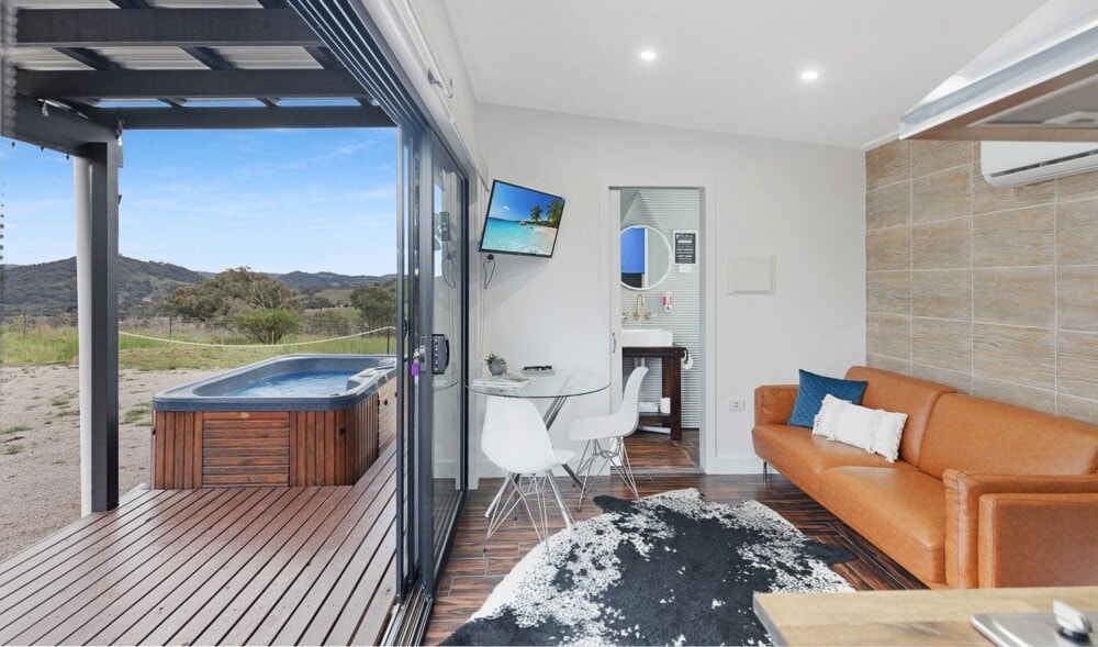 KundaliniLodgeAmethystAccommodationMudgeeTravellarksInsideOutside Travellarks Getaways Kundalini Lodge Roadtrip Sydney to Mudgee Travellarks