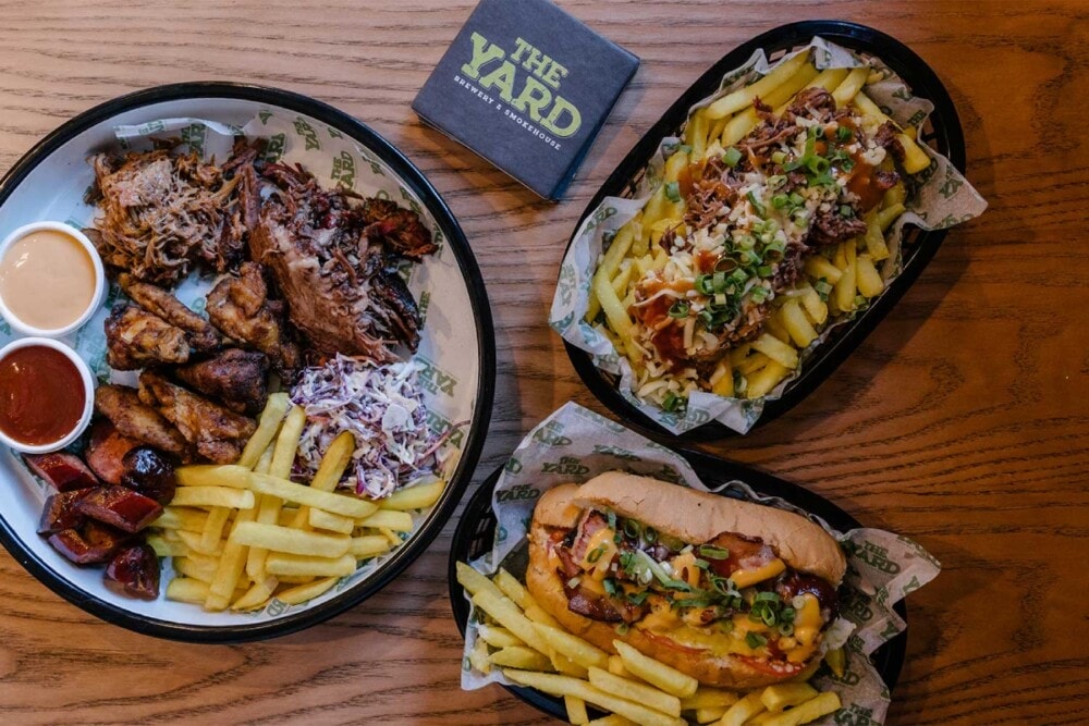 Smoked-meat-loaded-fries-kransky-Yard-brewery-Lake-macquarie-Travellarks - Travellarks Smoked-meat-loaded-fries-kransky-Yard-brewery-Lake-macquarie-Travellarks.jpg