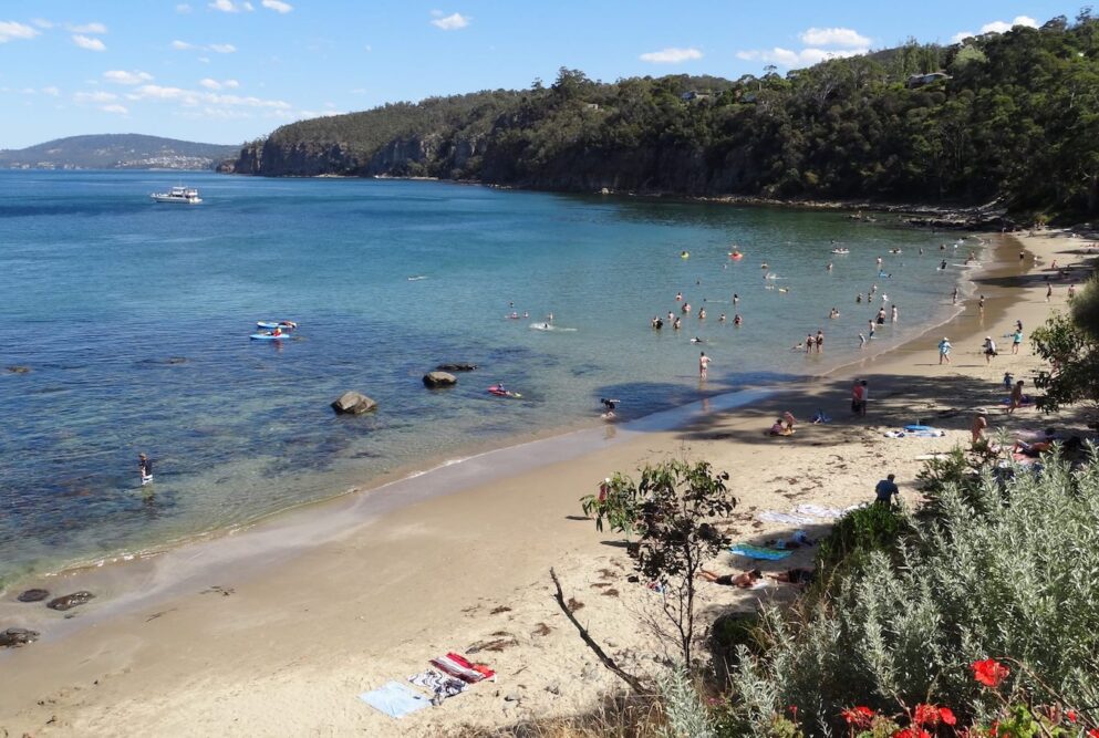 People-on-Hinsby-Beach-Travellarks-roadtrip - Travellarks People-on-Hinsby-Beach-Travellarks-roadtrip.jpeg