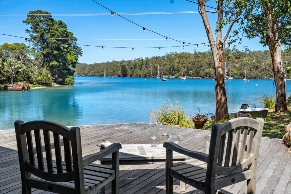 questa-bruny-island-barnes-bay-dining-travellarks-accommodation - Travellarks questa-bruny-island-barnes-bay-dining-travellarks-accommodation