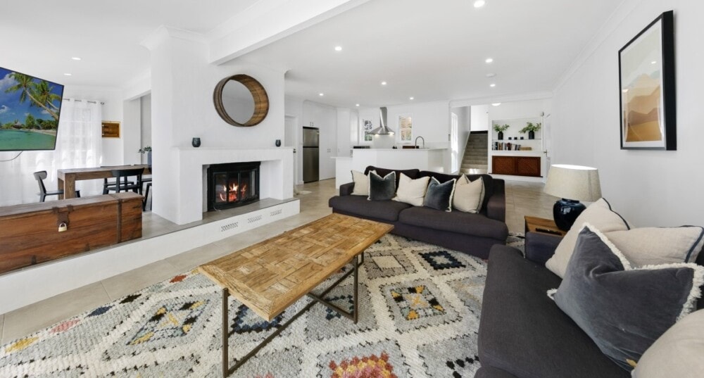 winemakers-house-deluliis-lounge4-hunter-valley-travellarks-accommodation-SLIDER - Travellarks winemakers-house-deluliis-lounge4-hunter-valley-travellarks-accommodation