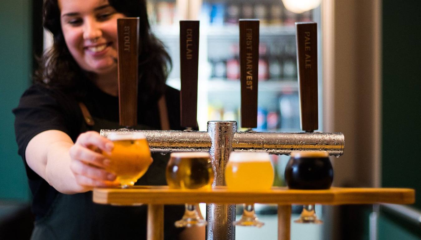 cascade-tasting-paddle-brewery-Hobert-Tasmania-Travellarks - Travellarks cascade-tasting-paddle-brewery-Hobert-Tasmania-Travellarks.