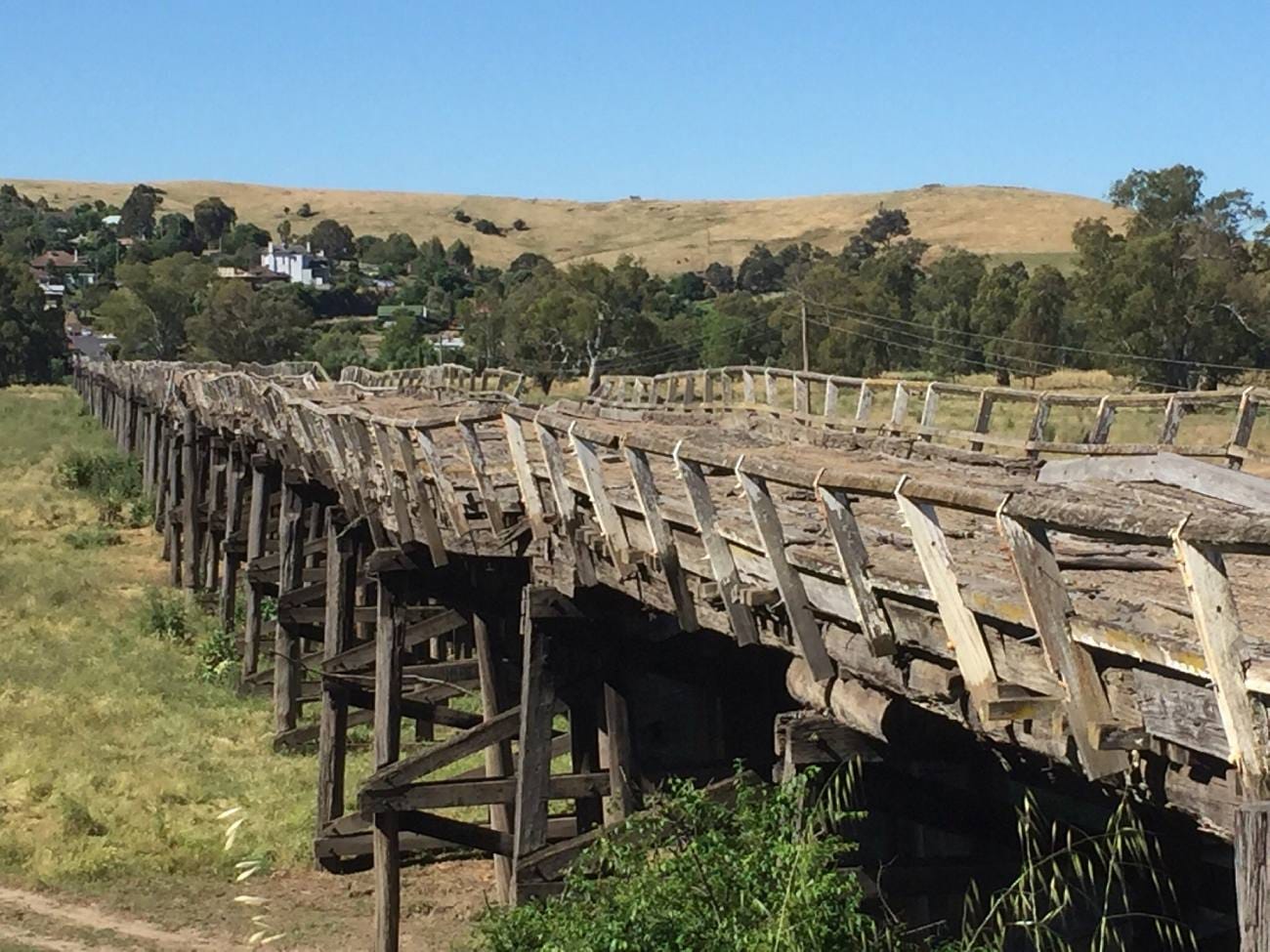 Prince Alfred bridge ruins Gundagai NSW Travellarks
