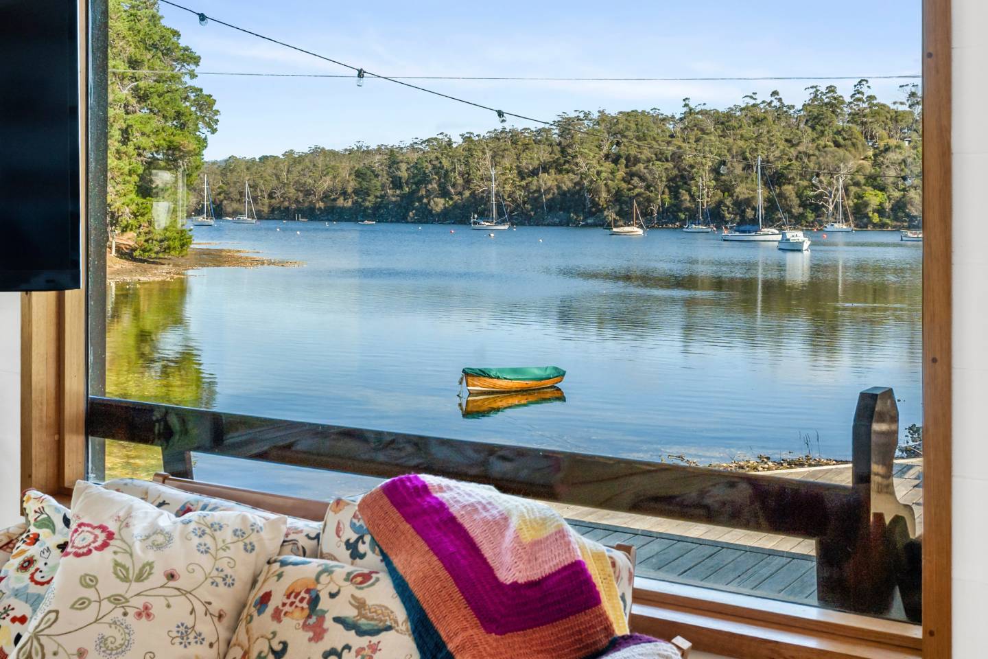 questabrunyislandviewstravellarksaccommodation Travellarks Getaways questa bruny island views travellarks accommodationj